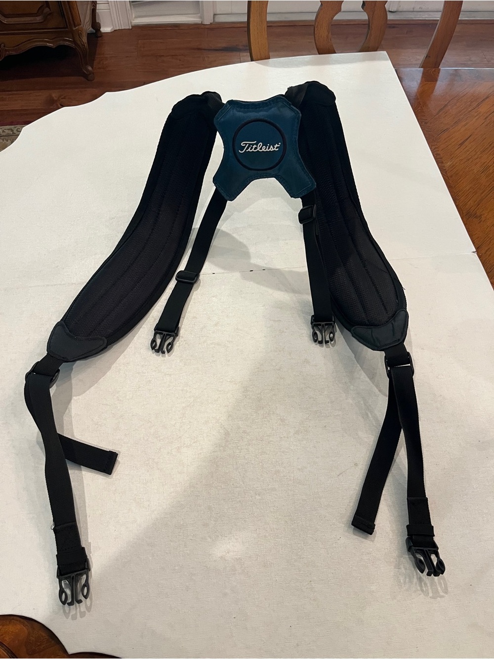 Titleist Black and blue Padded Harness Strap. 4 clips.